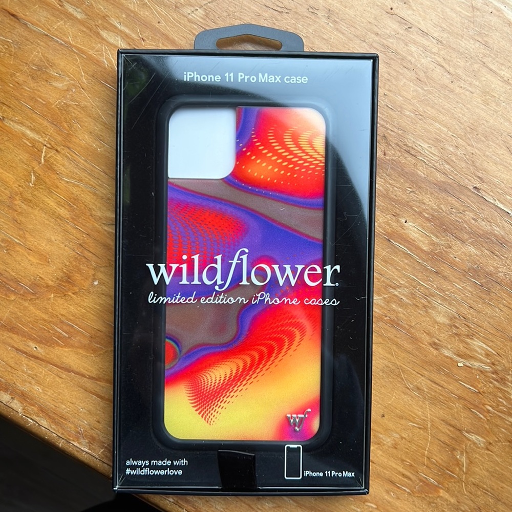 NWT wildflower phone case